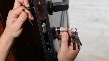 Άνοιγμα πορτών απλών ή θωρακισμένων